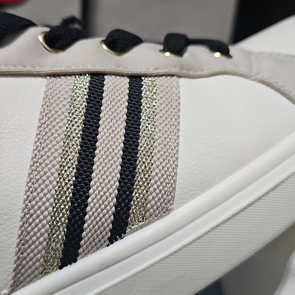 Life Stride White and Black Happy Friday Sneakers Shoes Size 9 New - Picture 3 of 10